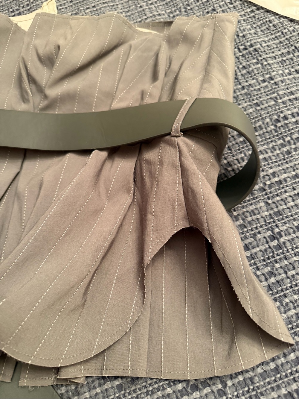 Zara Grey and Black Pinstripe Corset Top with Belt - Picture 4 of 10